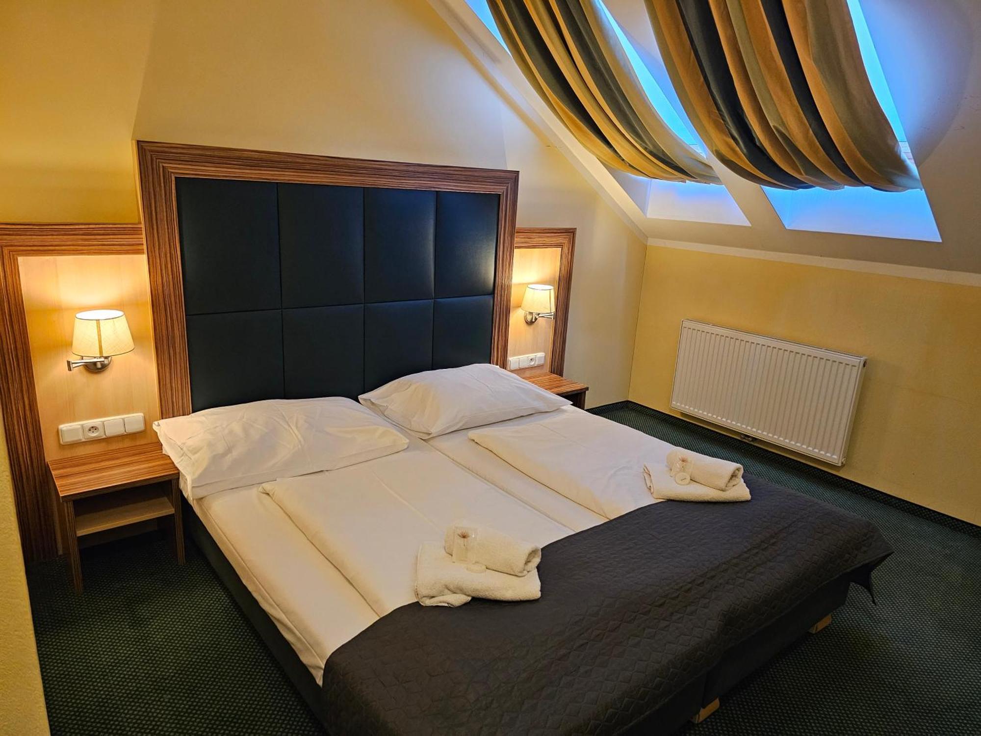 Hotel U Divadla Znojmo Ngoại thất bức ảnh