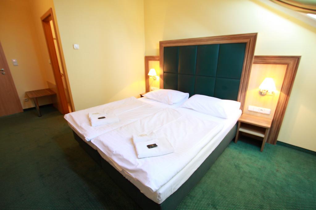 Hotel U Divadla Znojmo Ngoại thất bức ảnh